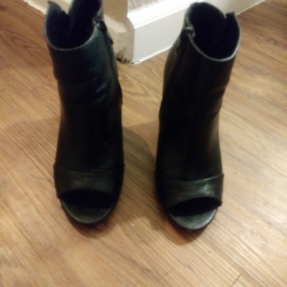 Express open toed boots